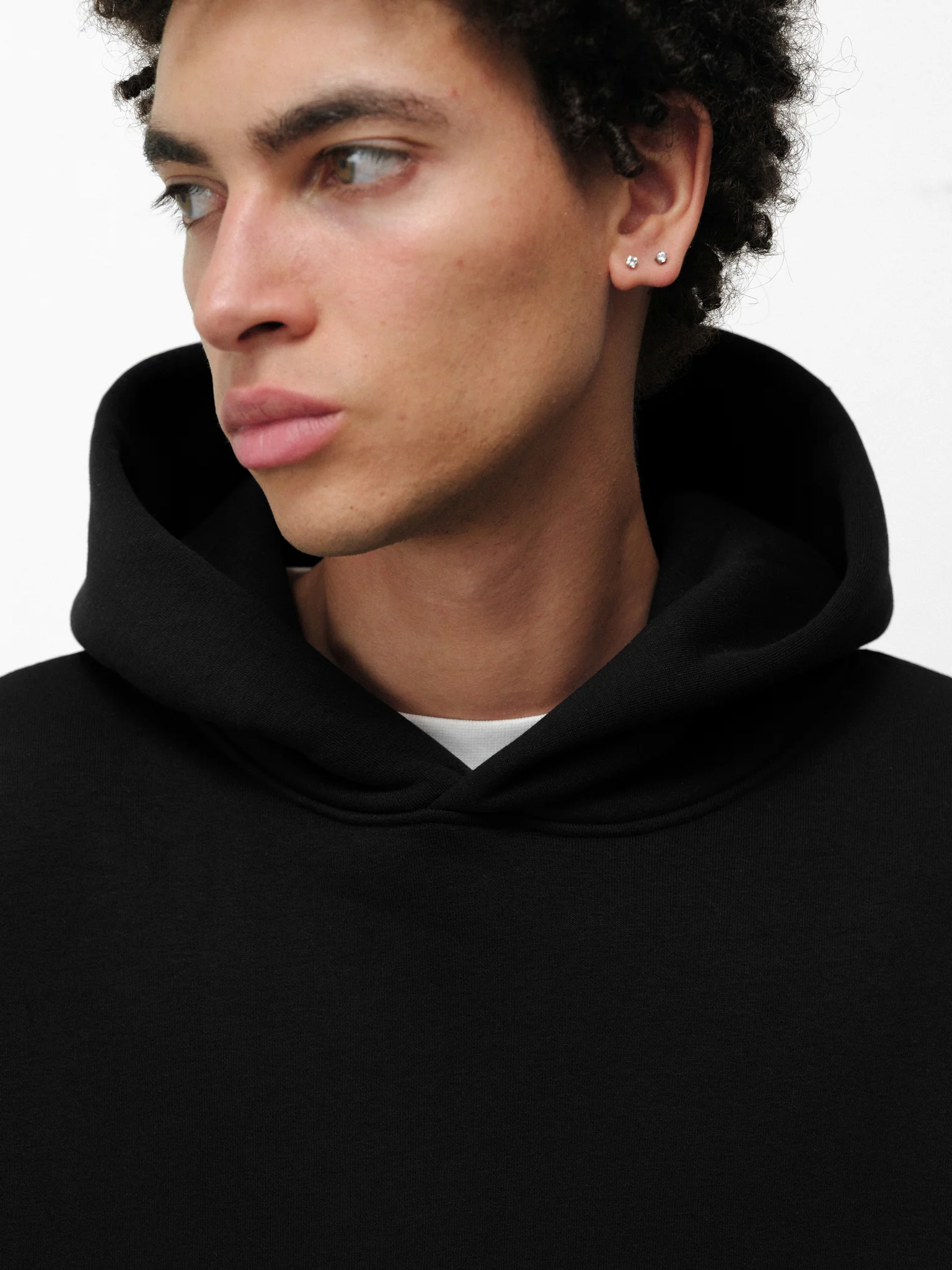 COZY HOODIE - BLACK - Image 3