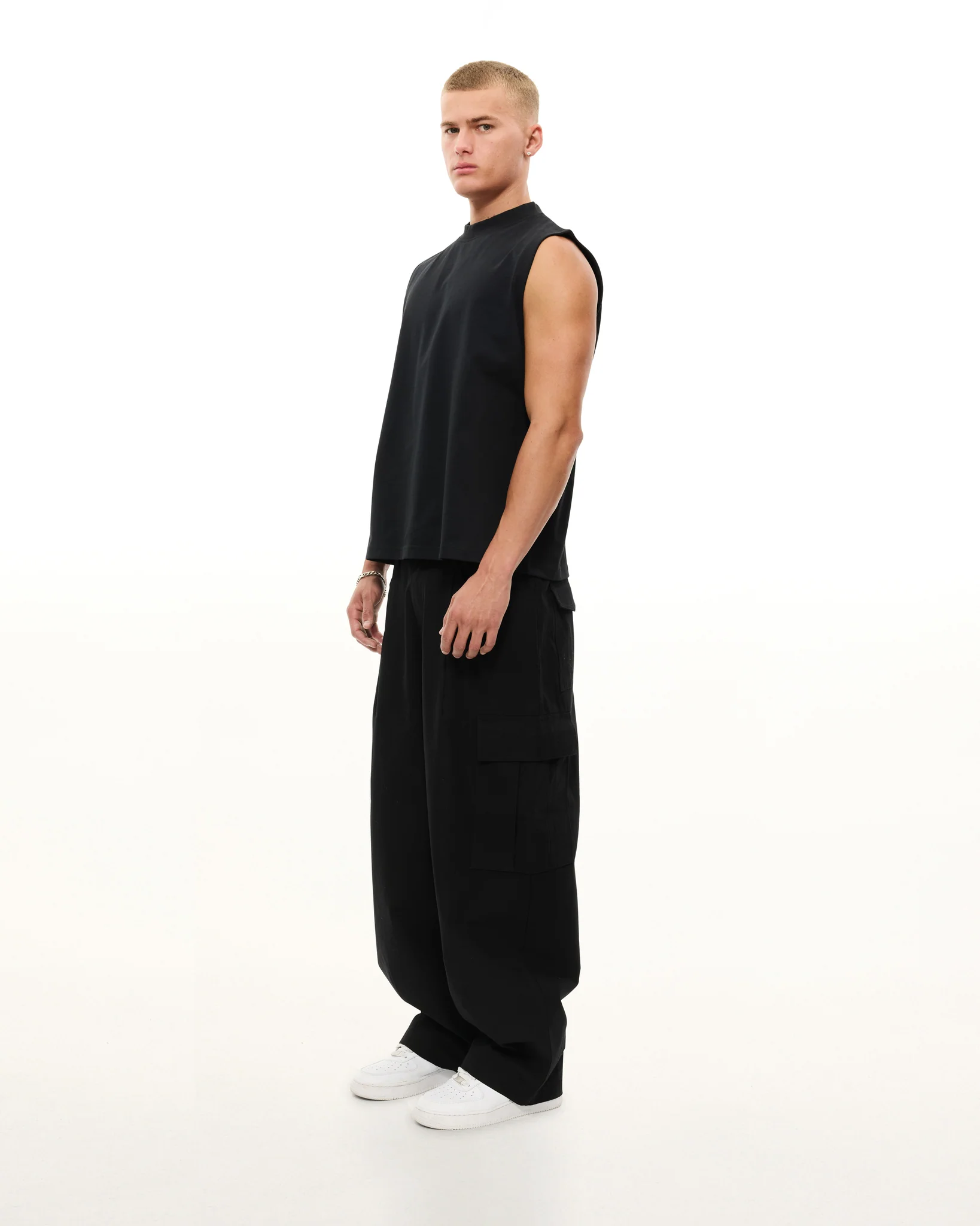 MUSCLE TEE - BLACK - Image 7
