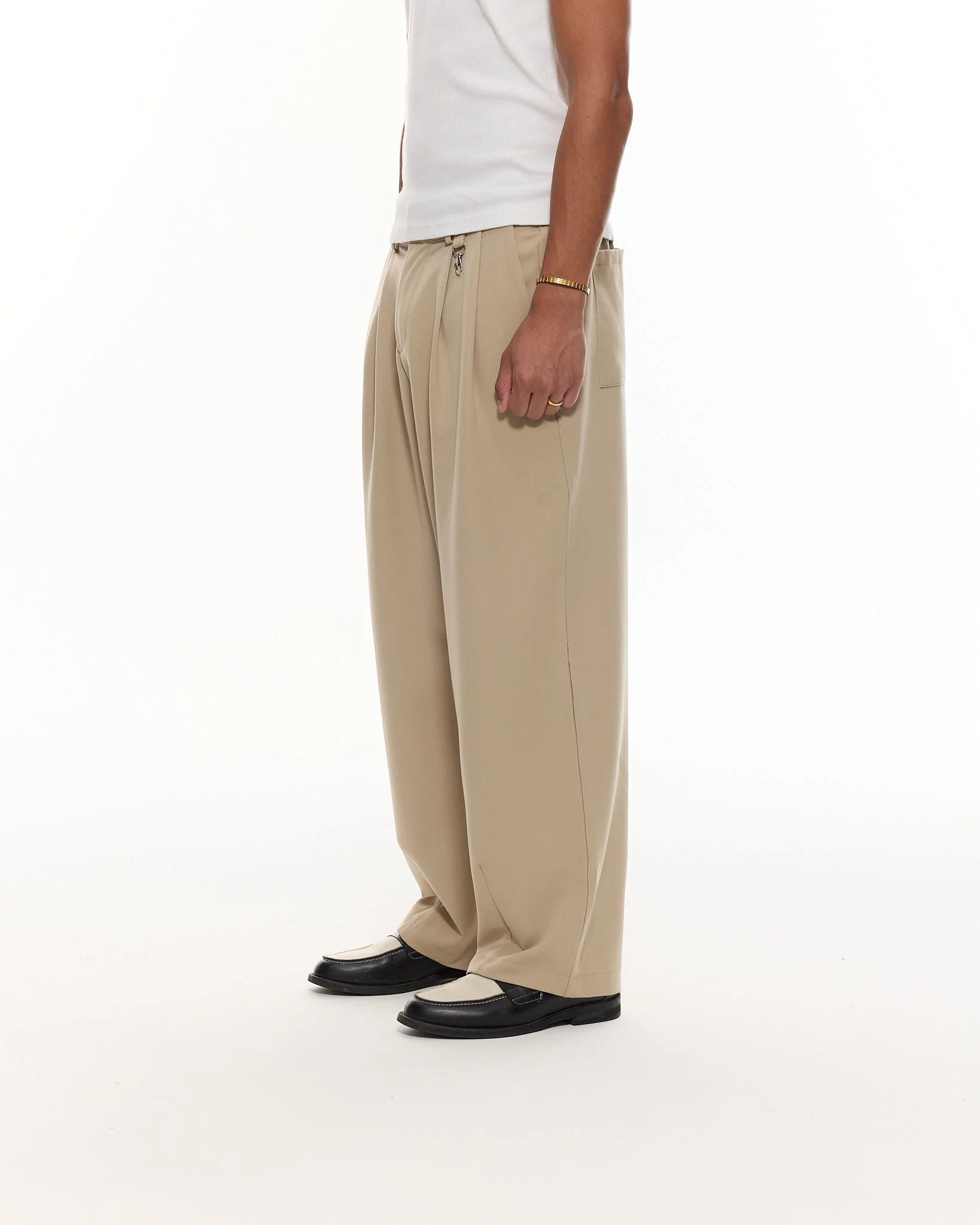 PLEATED PANT - SAND - Image 6