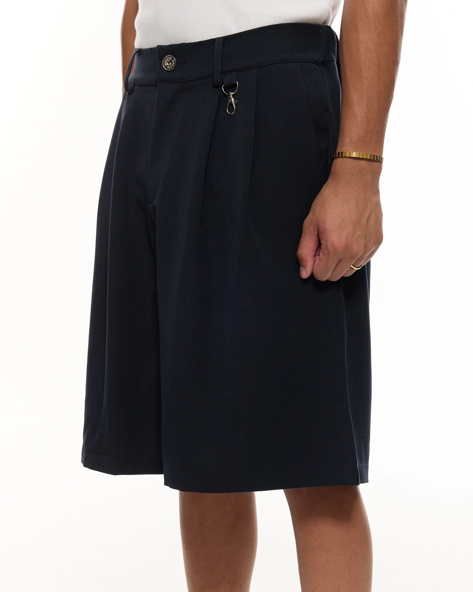 PLEATED SHORT - NAVY - Image 6